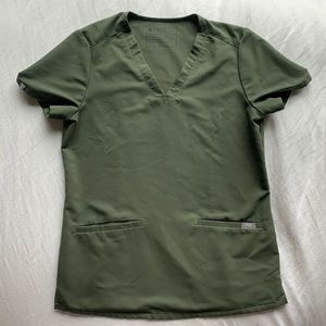 FIGS Moss Green Casma Three Pocket Scrub Top size xs